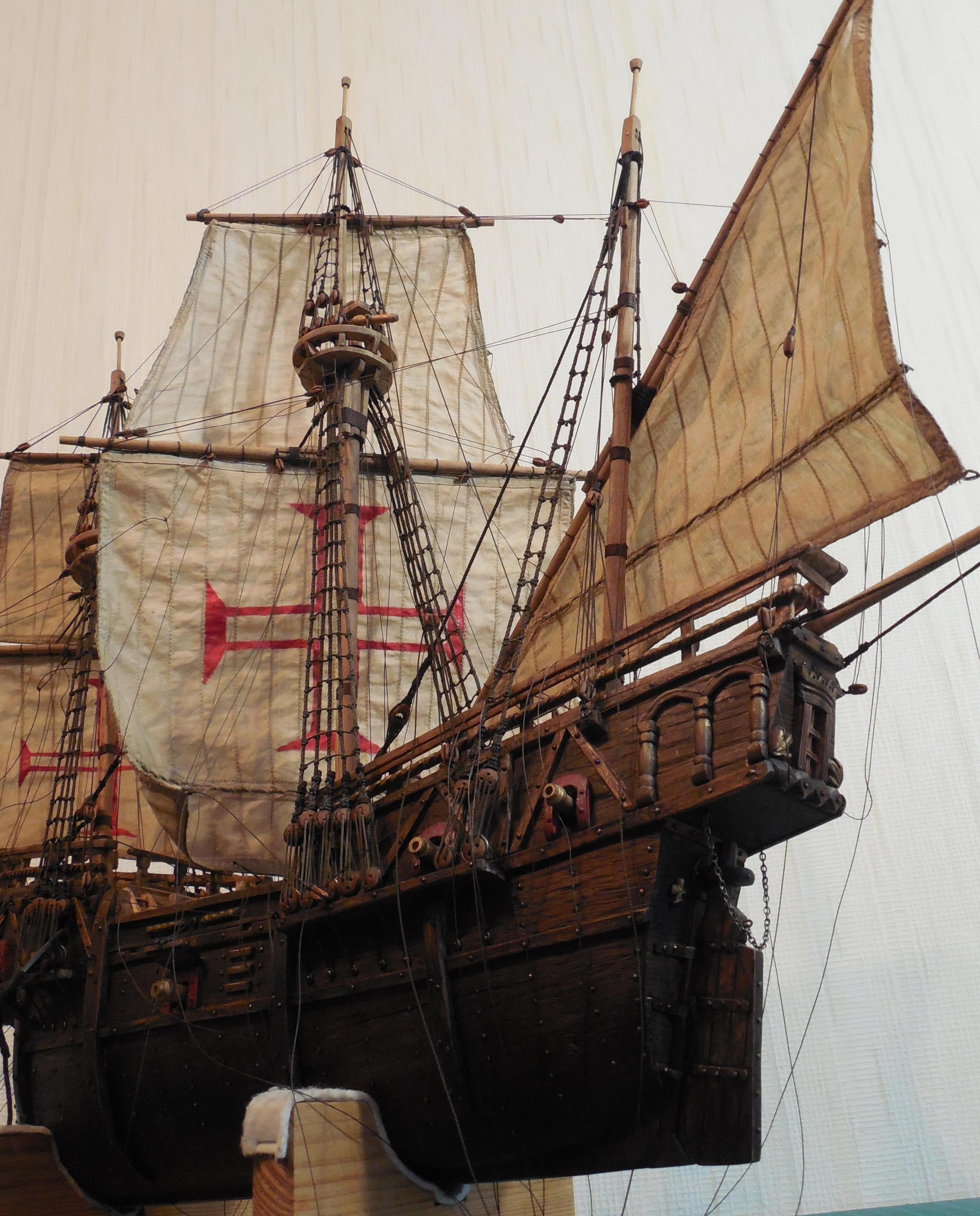 Судно от 15. Каракка 16 века. Парусный Галеон 15 века. Венецианская каракка. Парусные корабли 16 века.